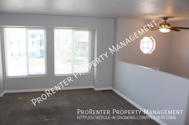 Building Photo - Charming 3 Bed, 2 bath Roy Home
