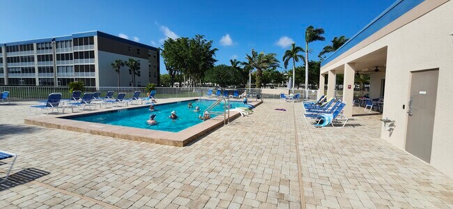 Photo - 14831 Park Lake Dr Apartment