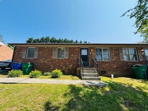 Building Photo - 1530 Pine St