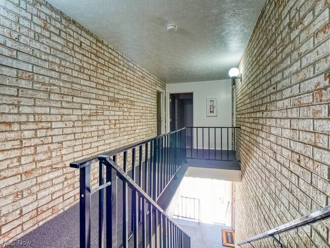 Building Photo - 16410 Heather Ln