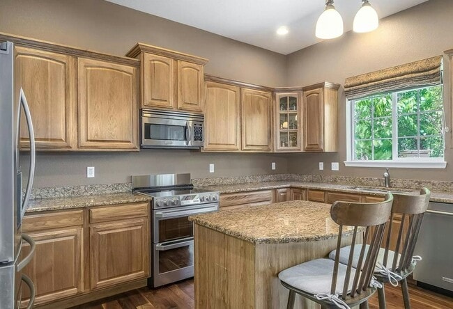 Building Photo - 5376 Cloverbrook Cir