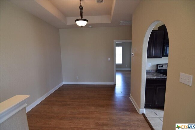 Foto del edificio - 1020 Misty Acres Dr