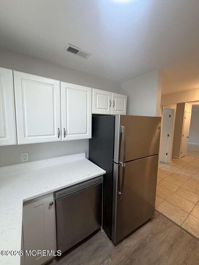 Foto del edificio - 8 Scotch Pine Dr