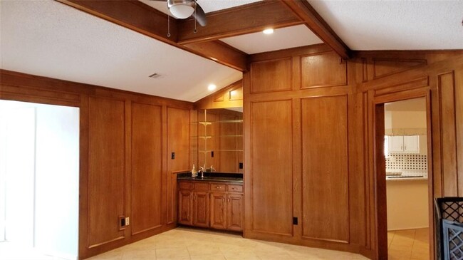 Building Photo - 3402 Queenswood Ln