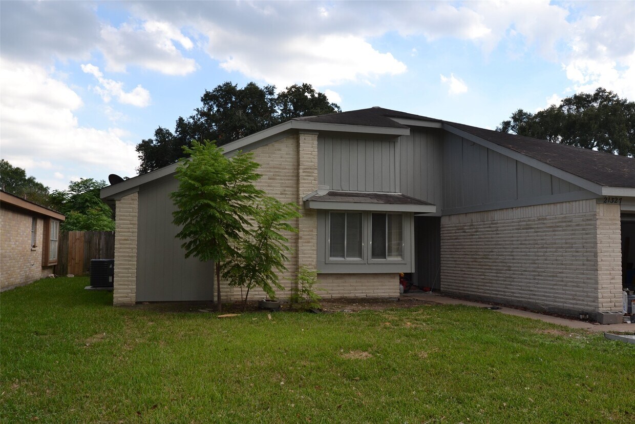 Foto principal - 21327 Park Run Dr