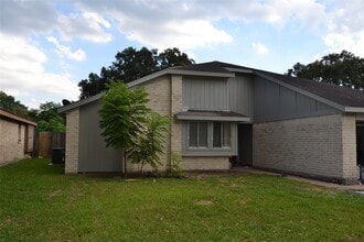 Building Photo - 21327 Park Run Dr