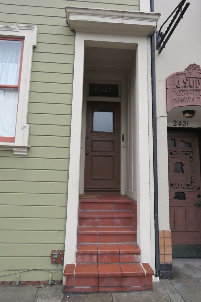 Building Photo - 2417 Polk St