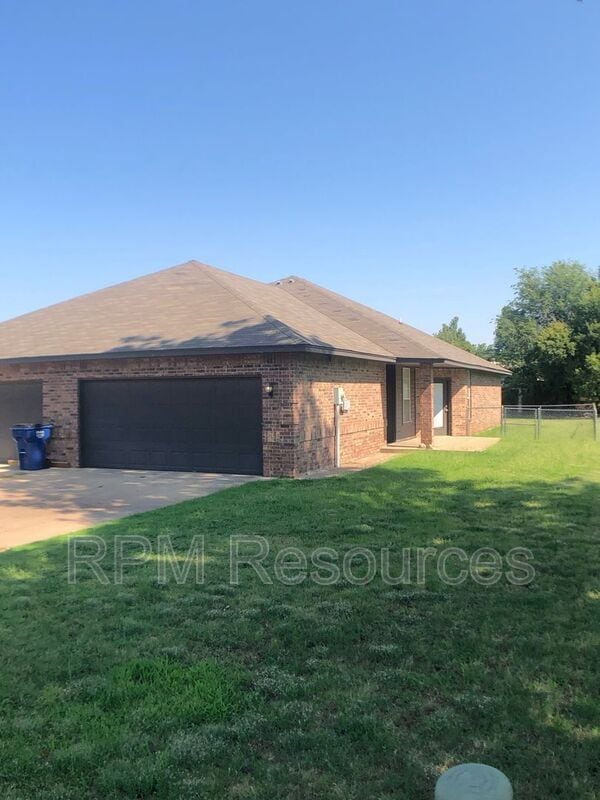Building Photo - 107 E Forster Ln