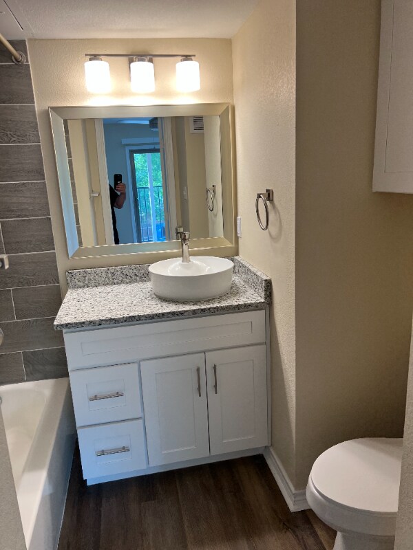 Foto del edificio - 7800 Irish Dr