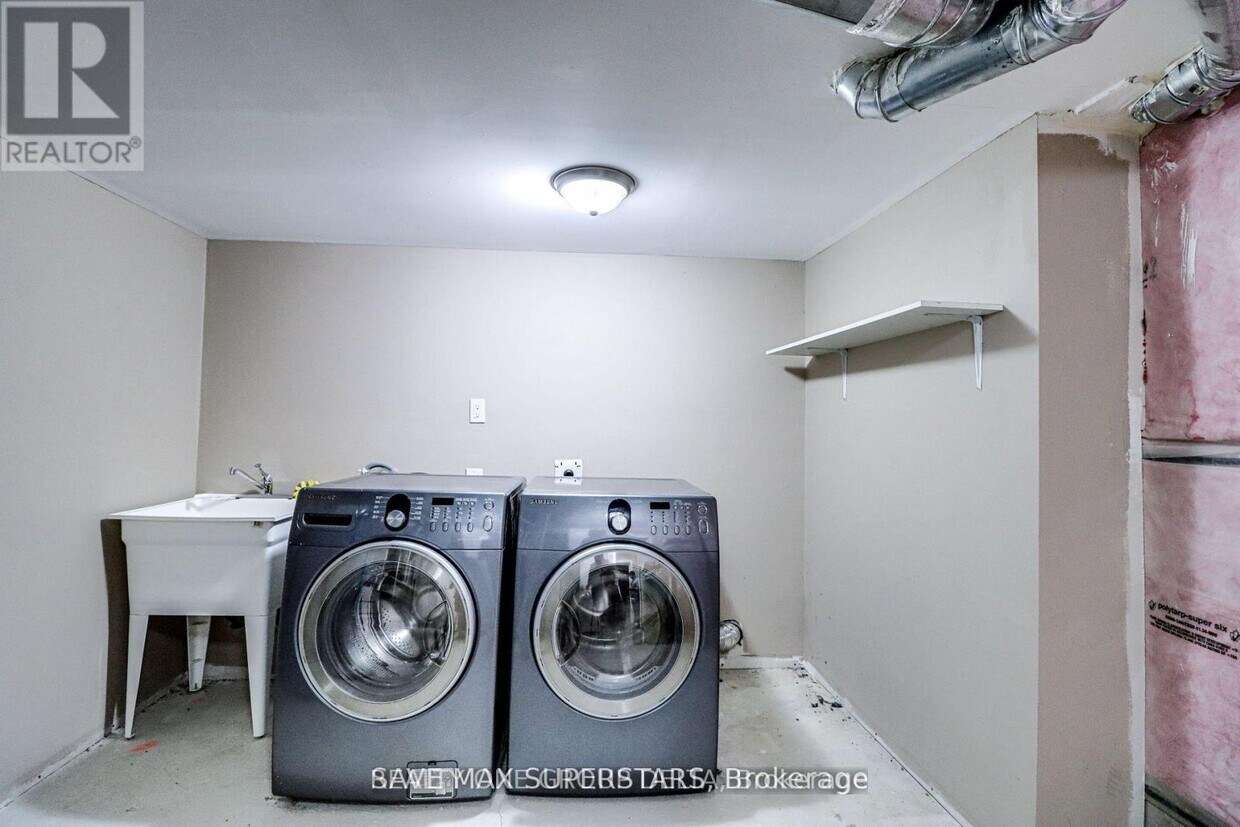 8 Charlemagne Ave, Barrie, ON L4M 0A9 House for Rent in Barrie, ON