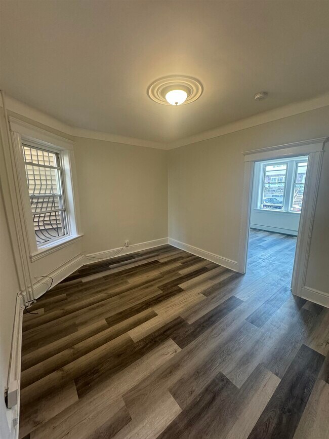 Building Photo - 934 Pavonia Ave