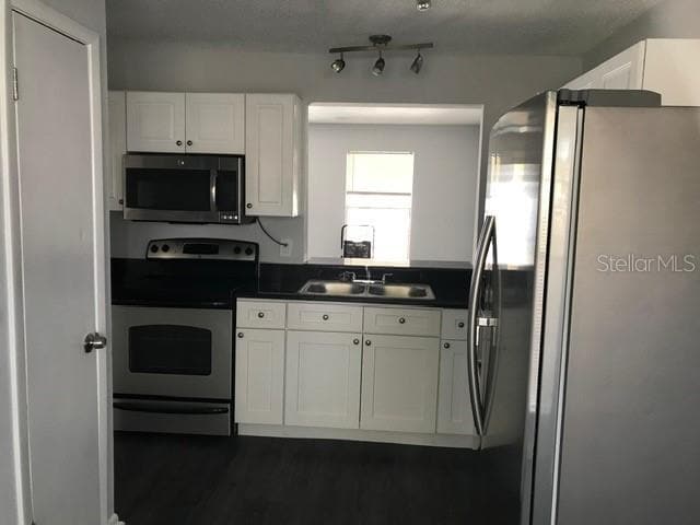 Foto del edificio - 11141 Essex Ridge Ct
