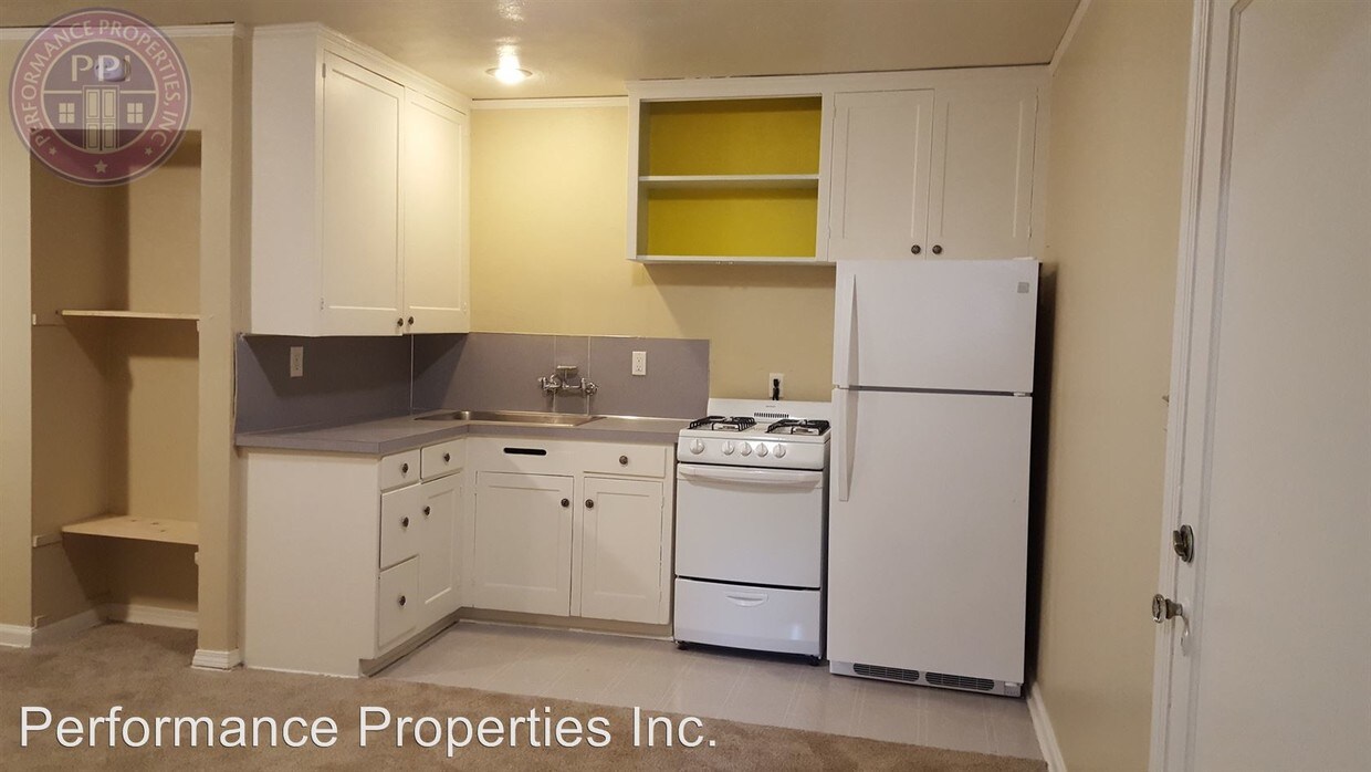 Primary Photo - 7320-7326-7326 SE Milwaukie Ave