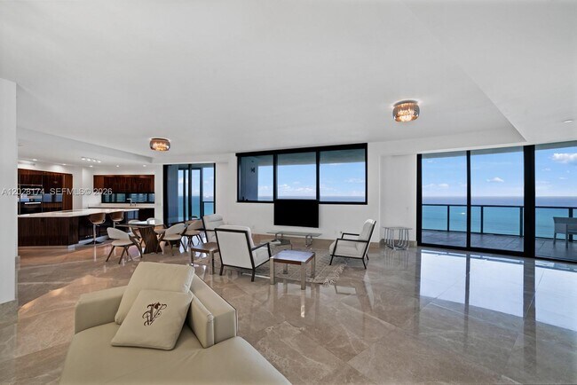 Foto del edificio - 18555 Collins Ave