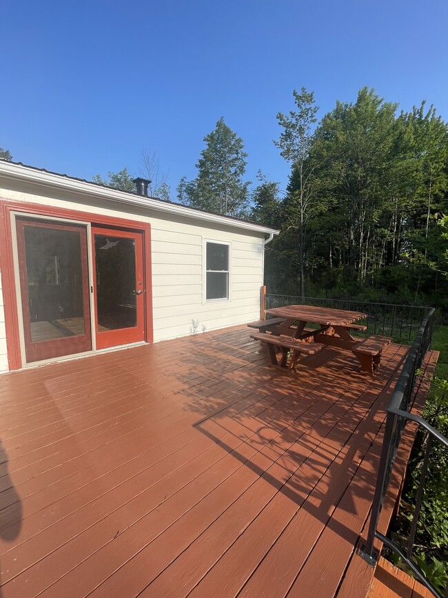 Building Photo - 1157 Danby Rd