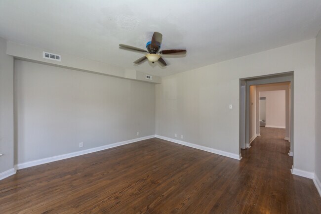 Foto del edificio - 10219 S Prospect Ave