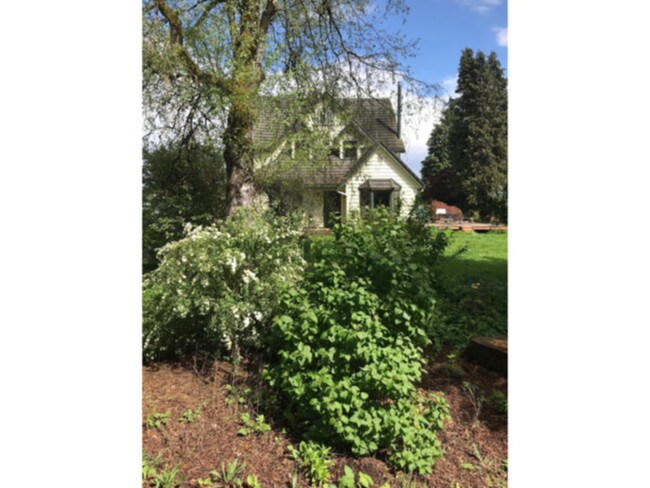 Building Photo - 3102 NE 259th St