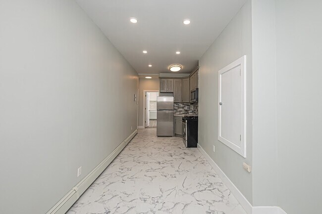 Building Photo - 508 26th St
