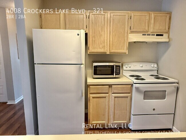 Foto del edificio - 4008 Crockers Lake Blvd