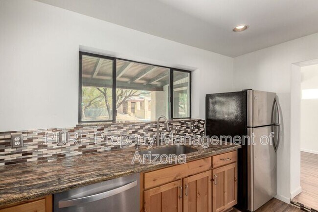 Building Photo - 1526 E Griswold Rd