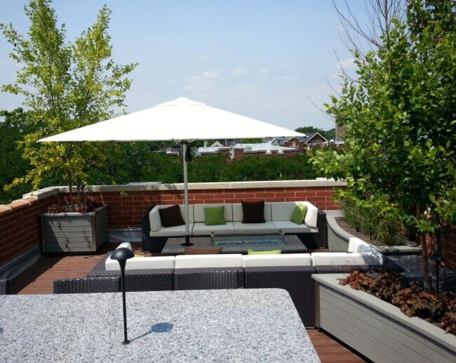 Furnished Roof Deck! - 3247 N Clifton Ave