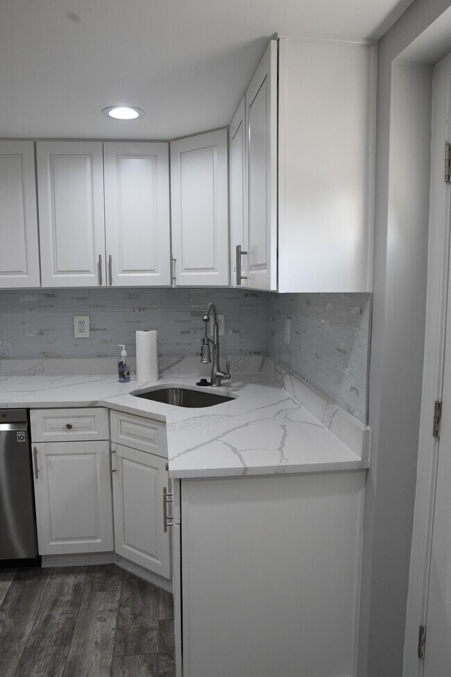 Building Photo - 7202 Riggs Rd