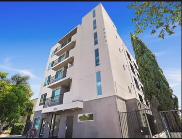 Foto del edificio - 8802 Van Nuys Blvd