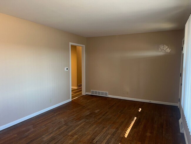 Foto del edificio - 5079 Byers Rd