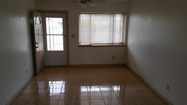 Building Photo - 5816 Blackhawk Dr
