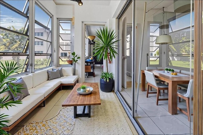 Foto del edificio - 2200 Park Ln