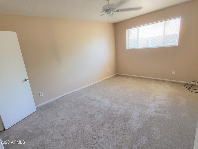 Building Photo - 10111 N 96th Dr