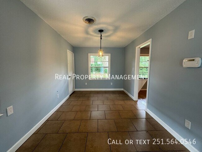 Building Photo - 4159 La Rose Dr.