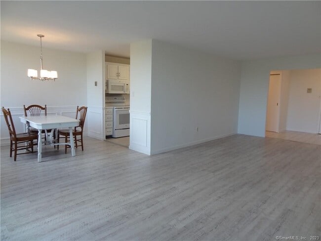Building Photo - 155 Brewster St