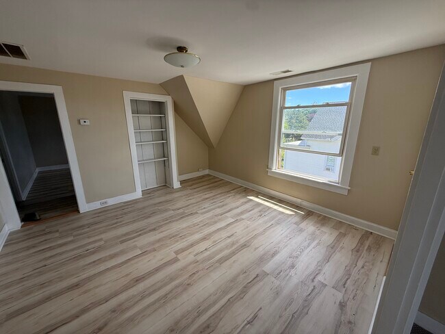 Dining room - 11 Summer St
