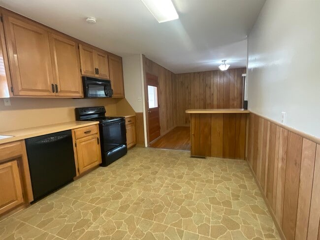 Building Photo - 1010 Ave C