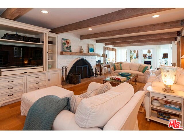Foto del edificio - 23422 Malibu Colony Rd