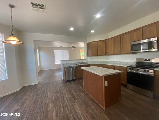 Building Photo - 8552 W Malapai Dr