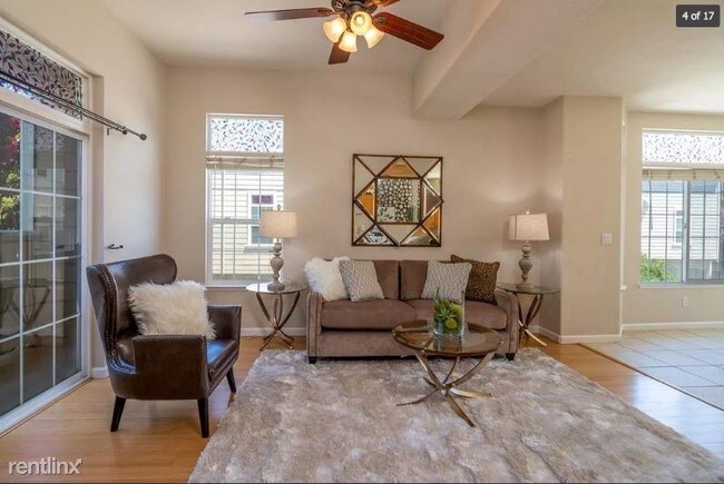 Foto del edificio - 3 br, 2.5 bath Townhome - 2421 Falk Ct