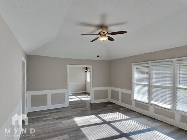 Foto del edificio - 7755 Antler Cove W