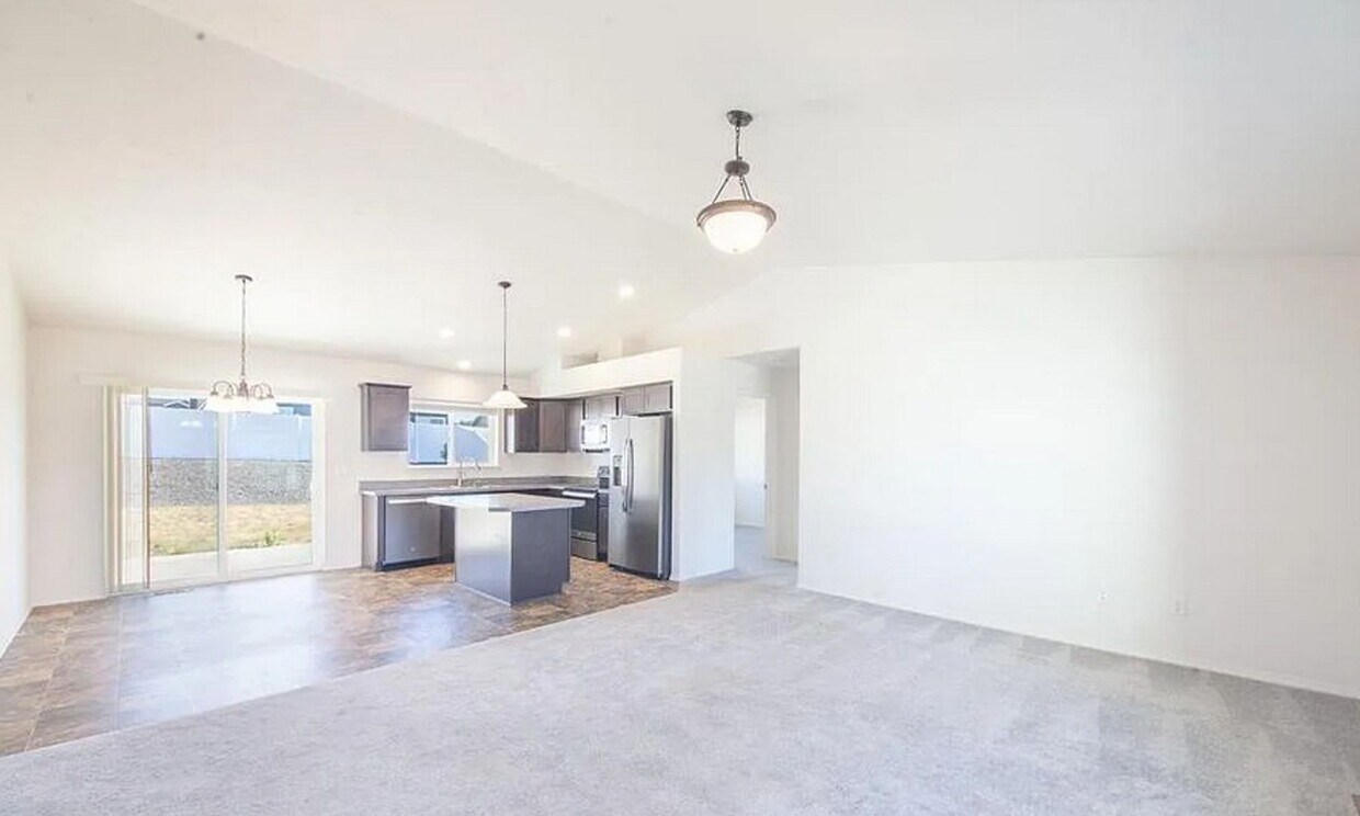 Foto del edificio - Beautiful One-Level House in New Neighborhood