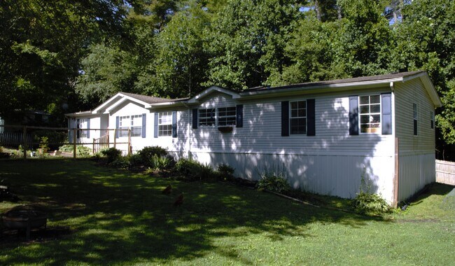 Building Photo - 8 Concord Knoll Ln