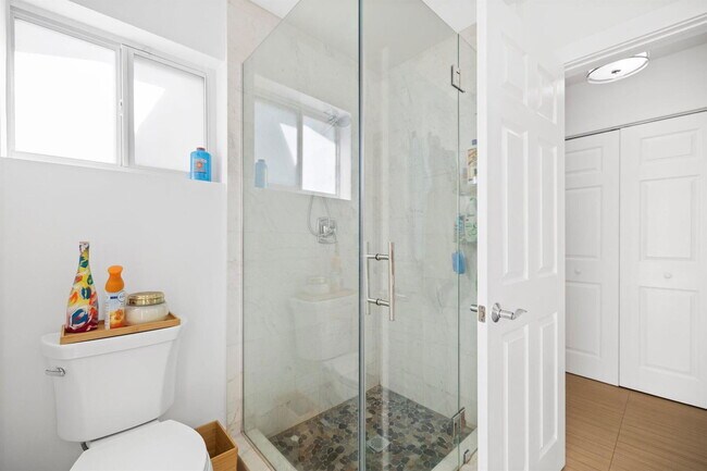 Foto del edificio - 811 Capri St