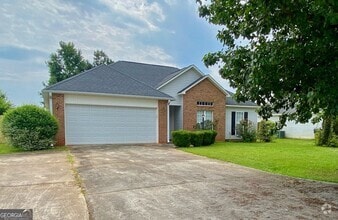 Building Photo - 105 Luster Ct