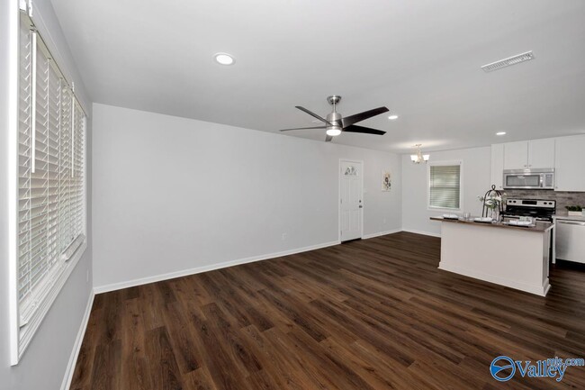 Foto del edificio - 3908 W Oak Way SW