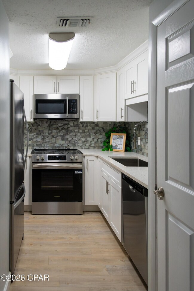 Building Photo - 1029 Bradley Cir