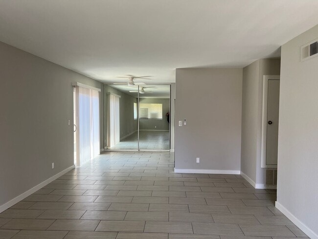 Building Photo - 3 Bedroom, 2 Bathroom