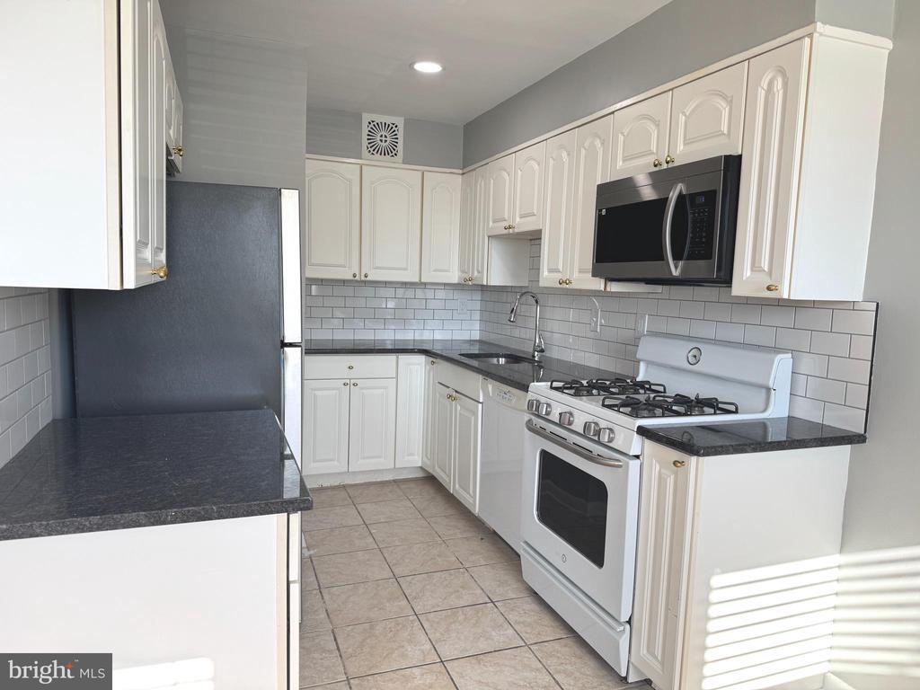 Foto principal - 2419 Bleigh Ave