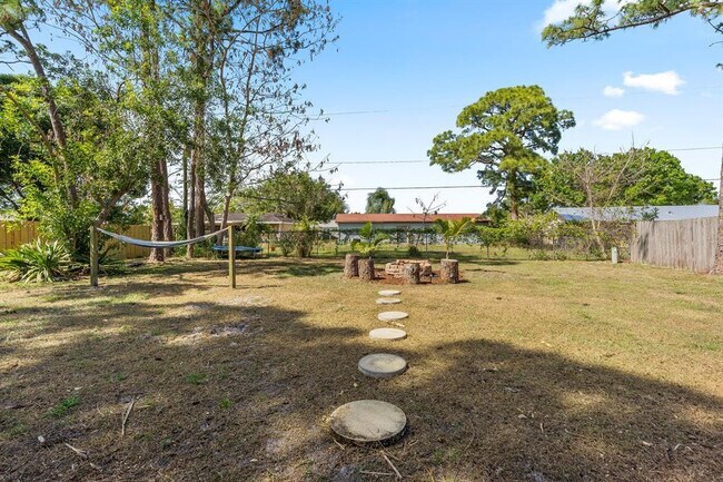 Foto del edificio - 581 NW Cornell Ave