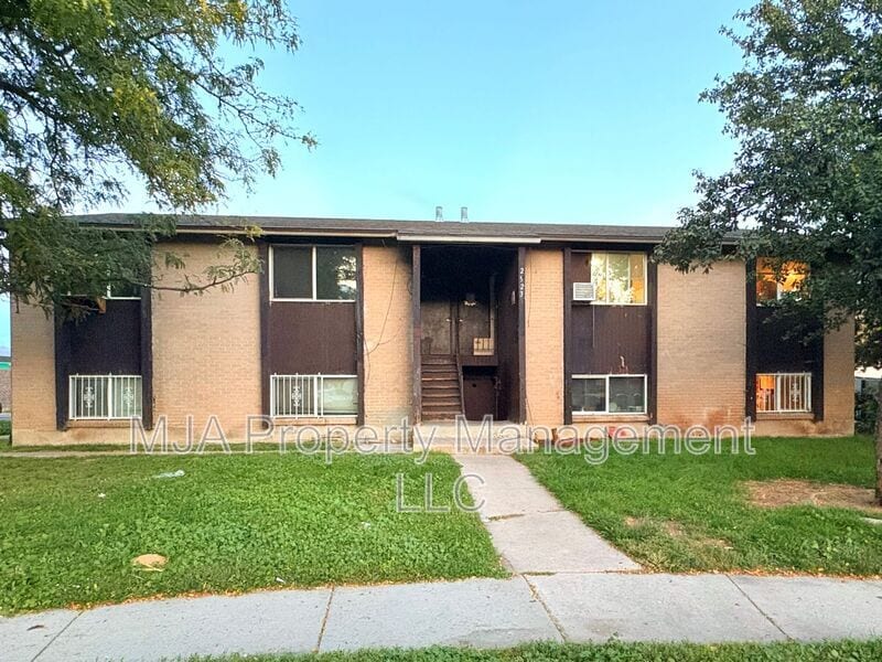 Photo - 2523 South Lakecrest Drive