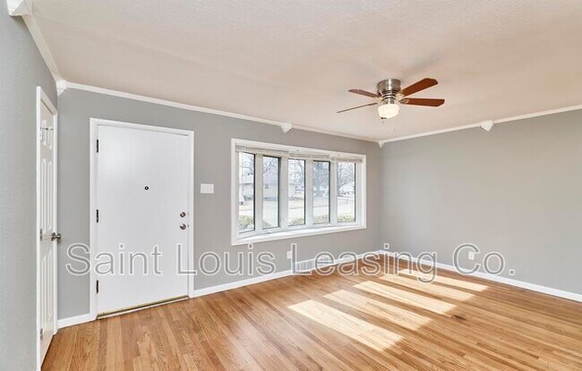Building Photo - 255 Florisota Dr